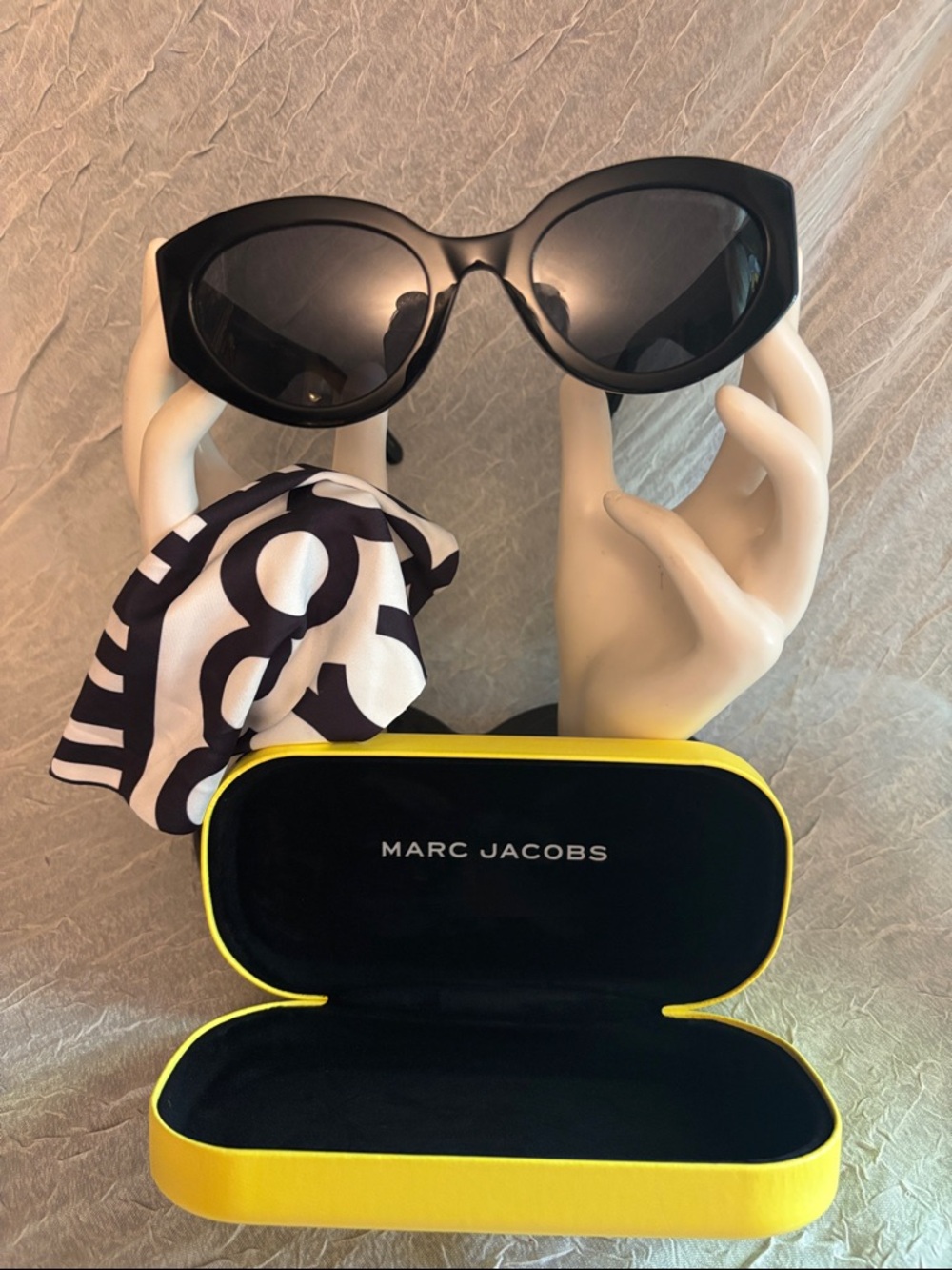 🖤 Marc Jacobs MARC 694/G/S Oversized Logo Sunglasses EUC